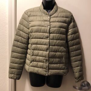 H&M- GREEN PUFFER JACKET size 6